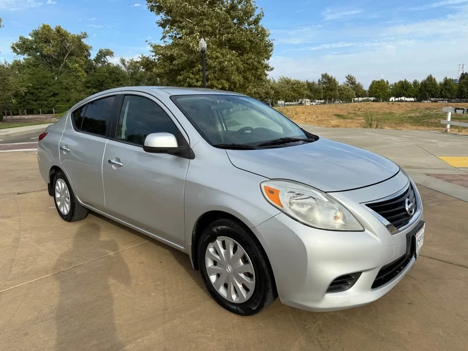 2012 Nissan Versa - Image 8 of 15