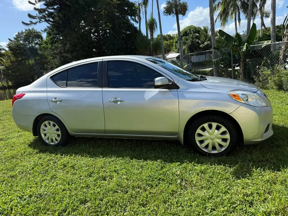 2012 Nissan Versa - Image 7 of 18