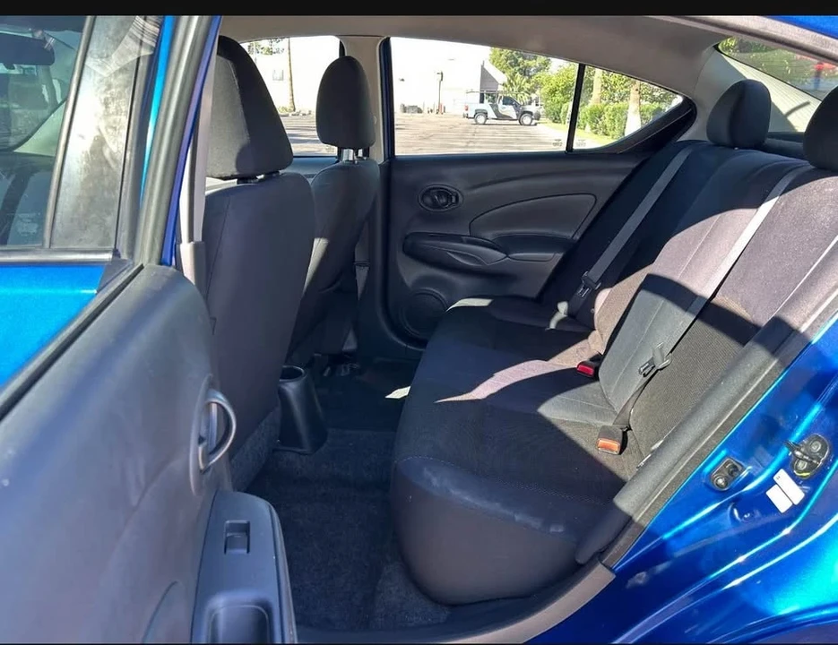 2012 Nissan Versa - Image 9 of 11