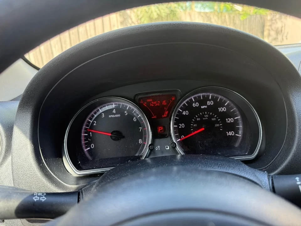 2012 Nissan Versa - Image 17 of 18