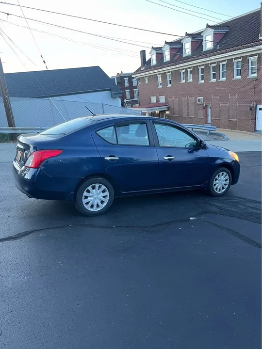 2012 Nissan Versa - Image 4 of 18