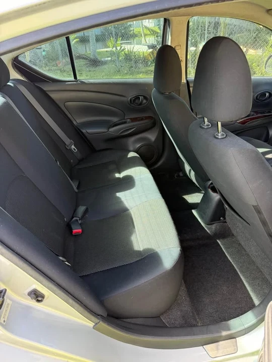 2012 Nissan Versa - Image 14 of 18
