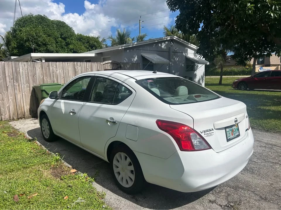 2012 Nissan Versa - Image 3 of 11