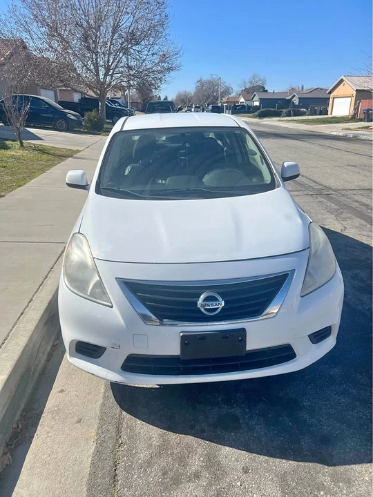 2012 Nissan Versa - Image 2 of 11