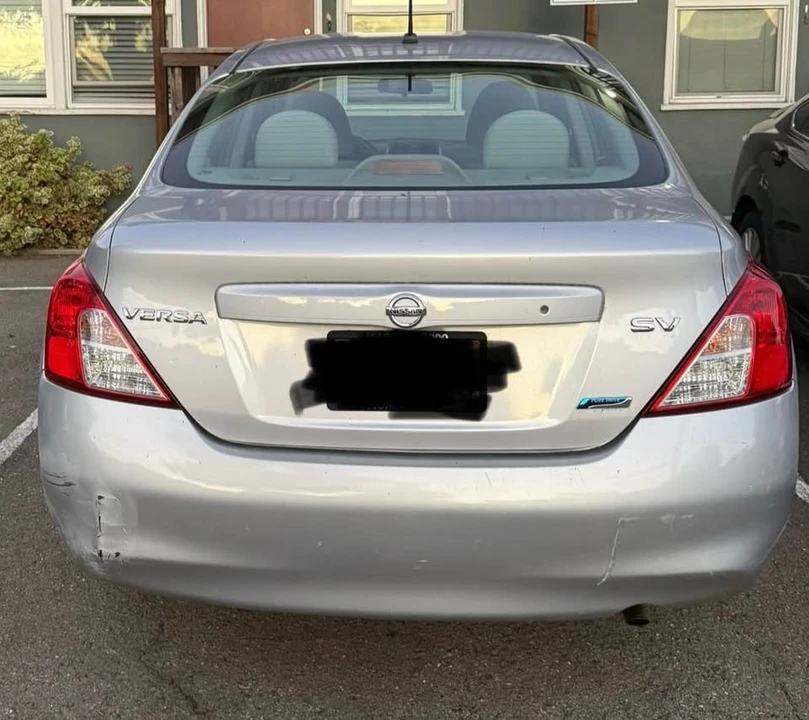 2012 Nissan Versa - Image 3 of 5