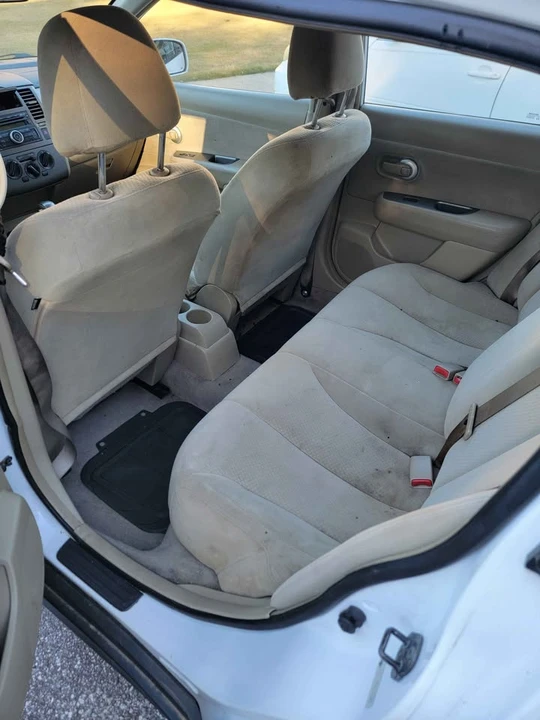 2012 Nissan Versa - Image 4 of 7