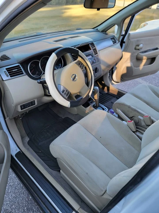 2012 Nissan Versa - Image 7 of 7