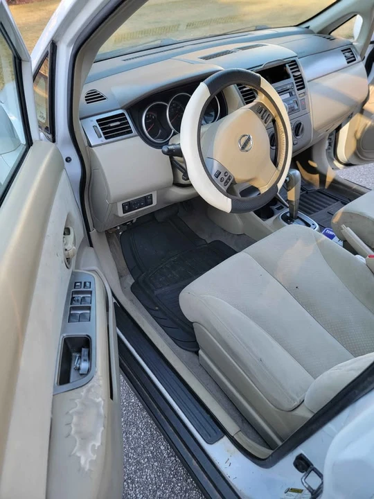 2012 Nissan Versa - Image 5 of 7