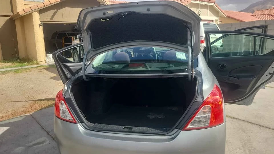 2012 Nissan Versa - Image 3 of 8