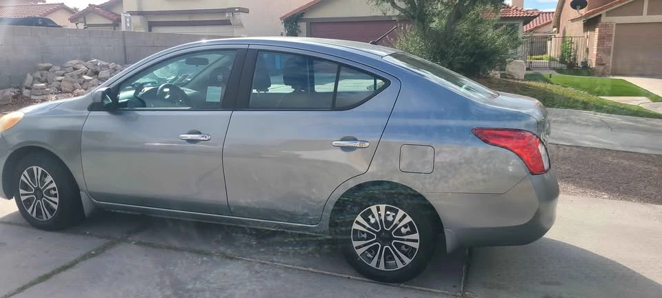 2012 Nissan Versa - Image 2 of 8