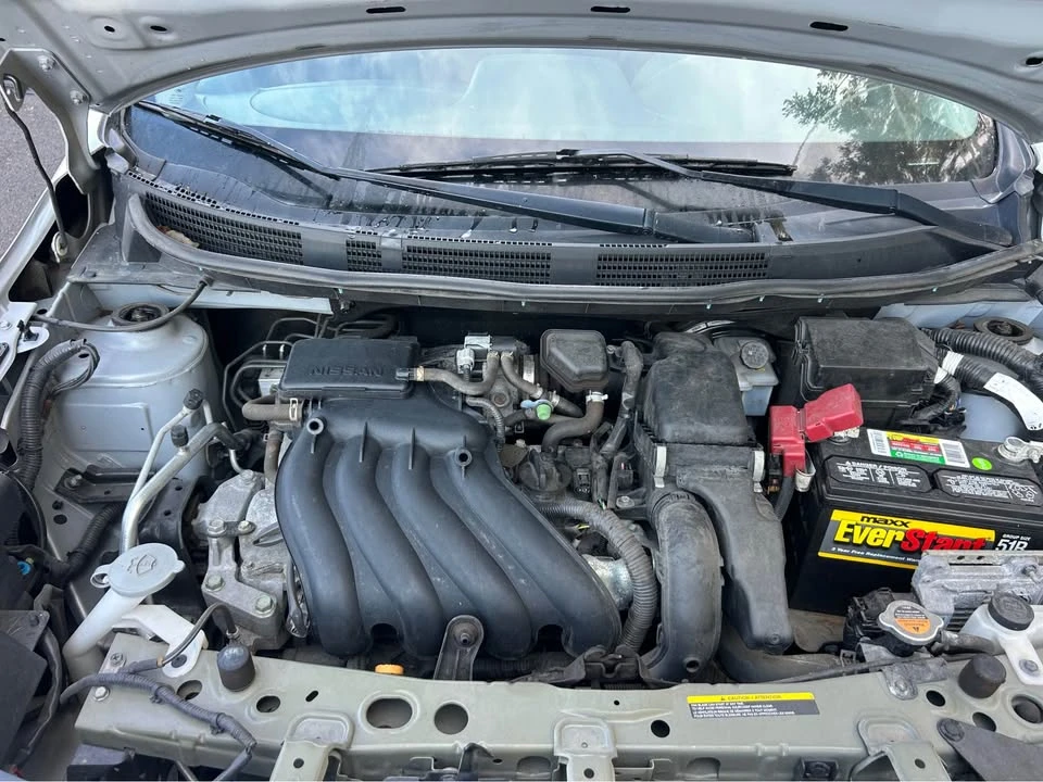 2012 Nissan Versa - Image 11 of 14