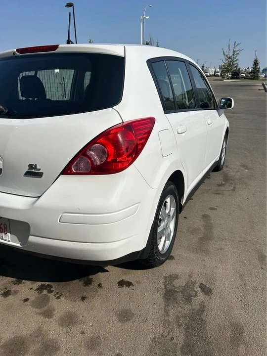 2012 Nissan Versa - Image 5 of 13