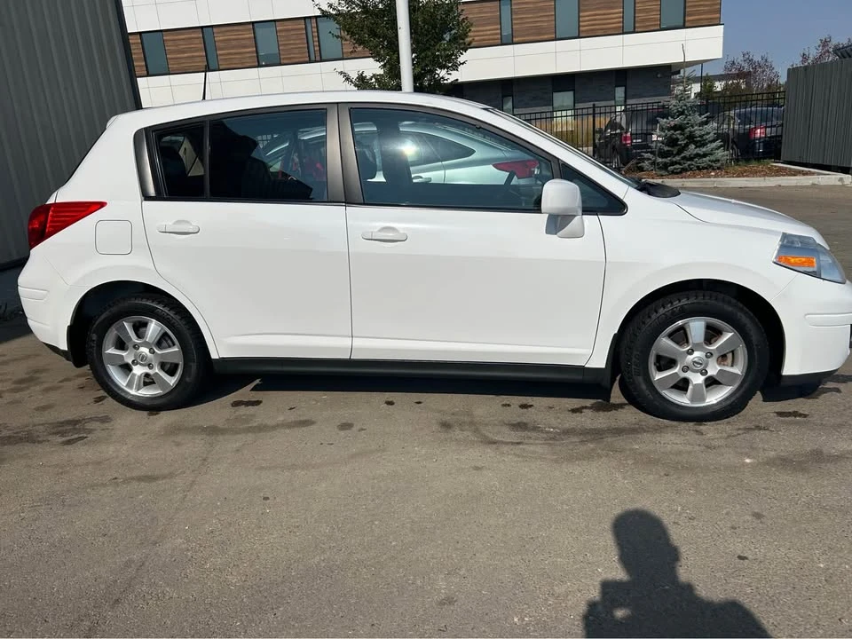 2012 Nissan Versa - Image 6 of 13