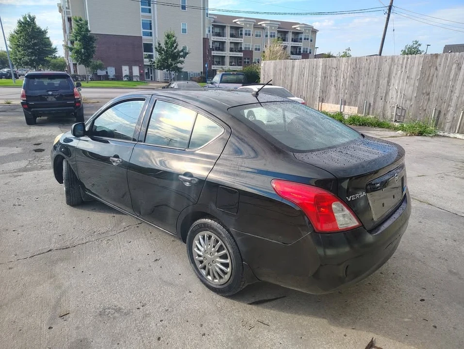 2012 Nissan Versa - Image 3 of 8