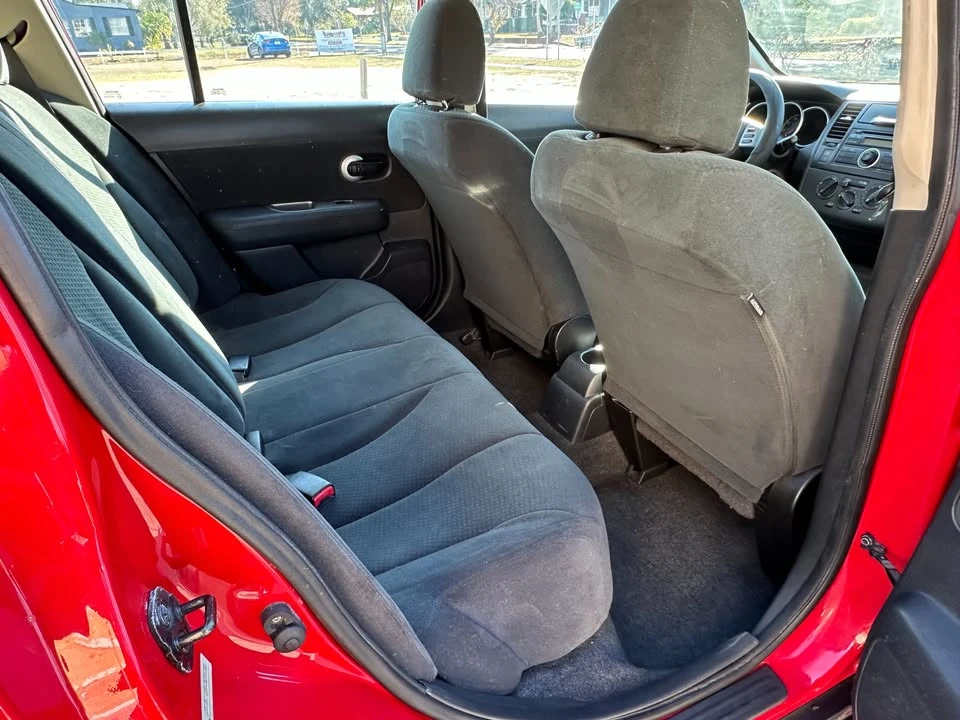 2012 Nissan Versa - Image 10 of 19