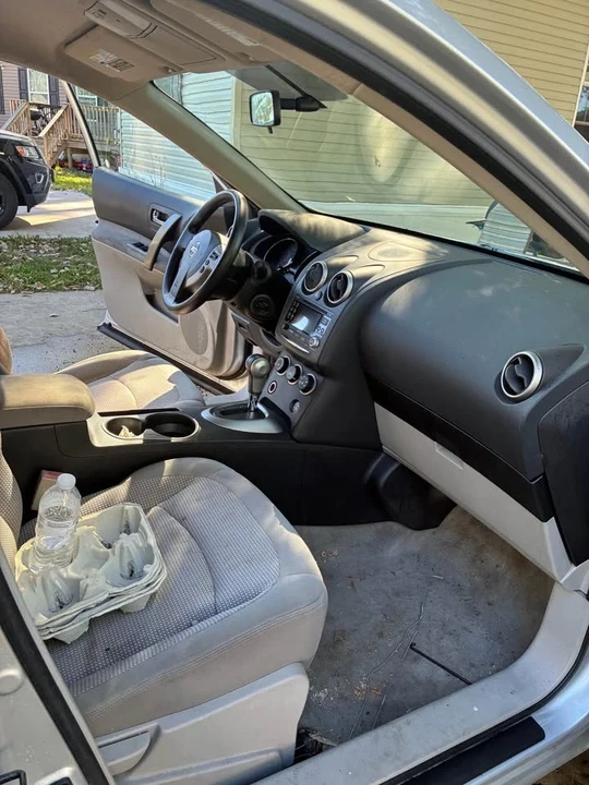 2012 Nissan Versa - Image 8 of 19
