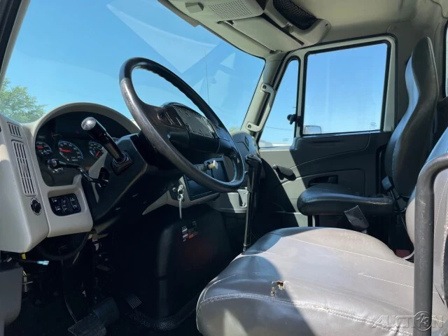 2012 International 4300 - Image 18 of 21