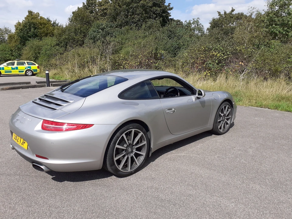 2012 Porsche 991 Carrera - Image 7 of 31