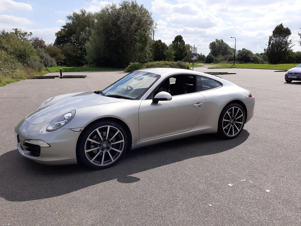 2012 Porsche 991 Carrera - Image 13 of 31