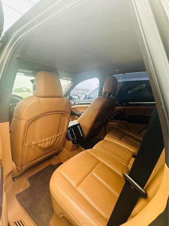 2012 Porsche 958 Cayenne - Image 4 of 6