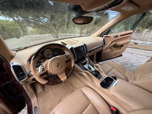 2012 Porsche 958 Cayenne S - Image 6 of 15