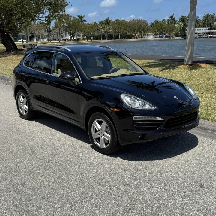 2012 Porsche 958 Cayenne S - Image 2 of 12