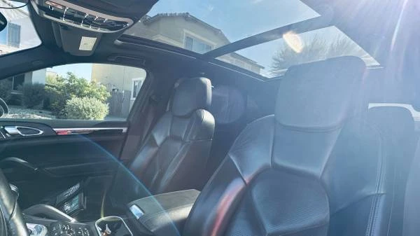 2012 Porsche 958 Cayenne S - Image 12 of 21