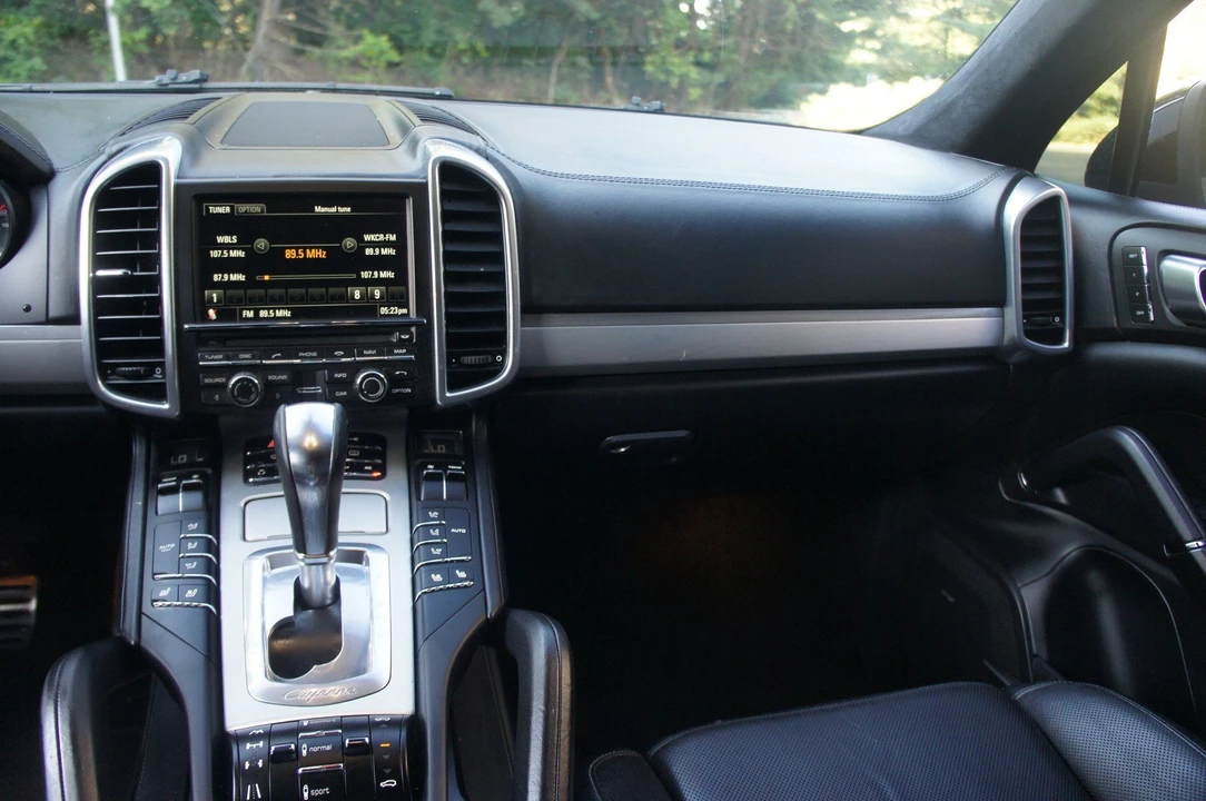 2012 Porsche 958 Cayenne Turbo - Image 18 of 31