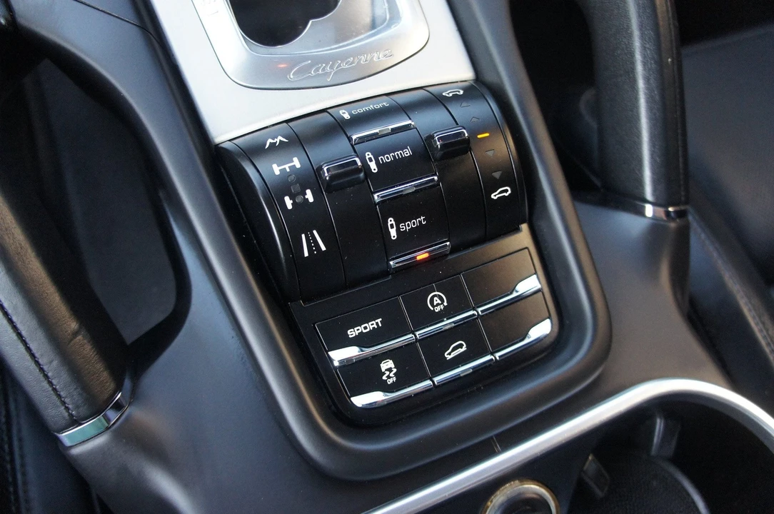 2012 Porsche 958 Cayenne Turbo - Image 26 of 31