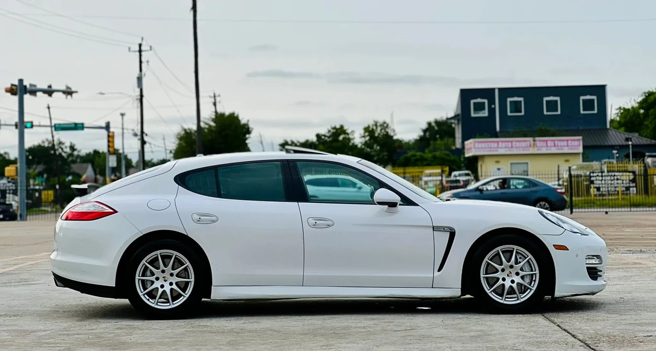 2012 Porsche 970 Panamera - Image 28 of 31