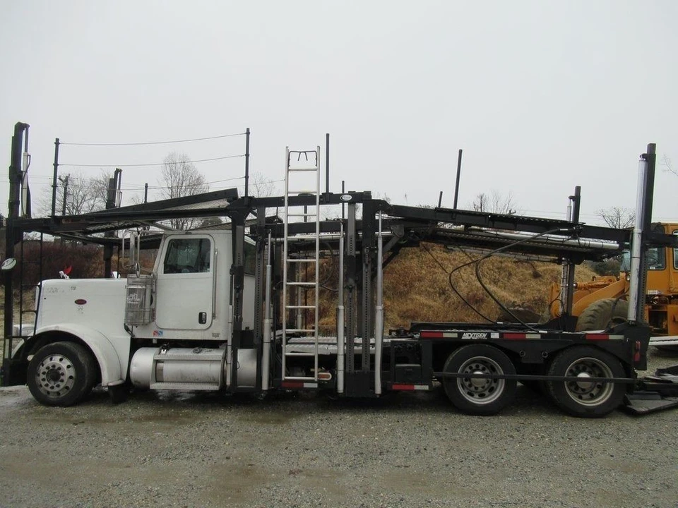 2012 Peterbilt 579 - Image 3 of 21