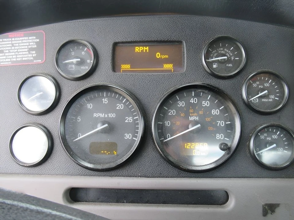 2012 Peterbilt 579 - Image 18 of 21