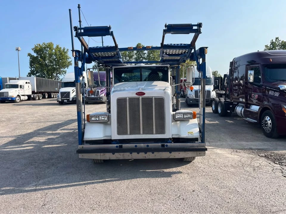 2012 Peterbilt - Image 2 of 7