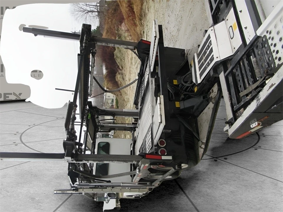 2012 Peterbilt - Image 4 of 12