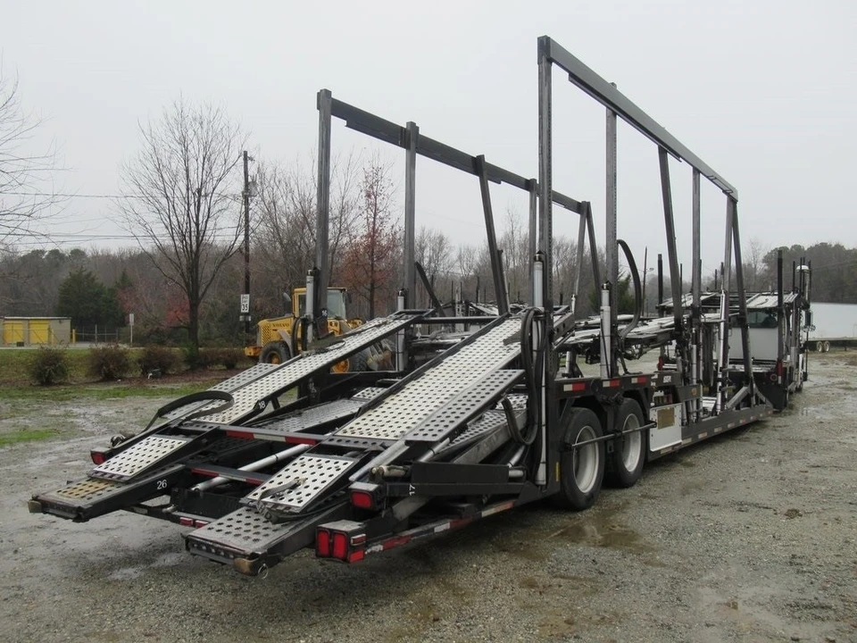 2012 Peterbilt - Image 9 of 12