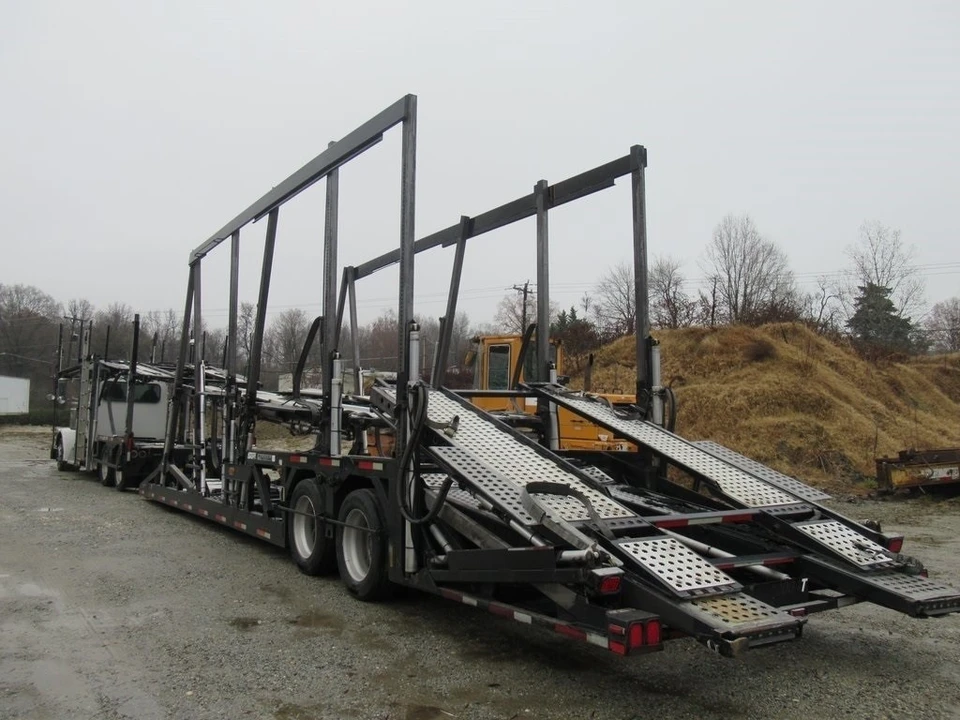 2012 Peterbilt - Image 7 of 12