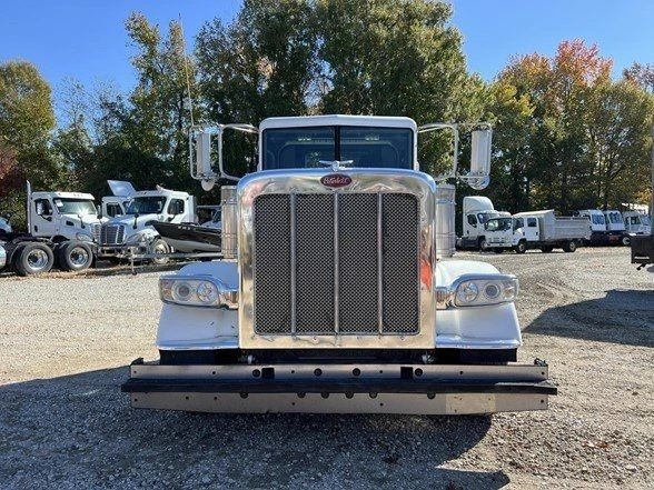 2012 Peterbilt 389 - Image 3 of 12
