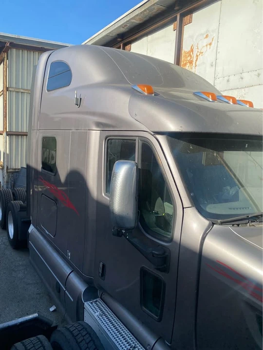 2012 Peterbilt - Image 4 of 8