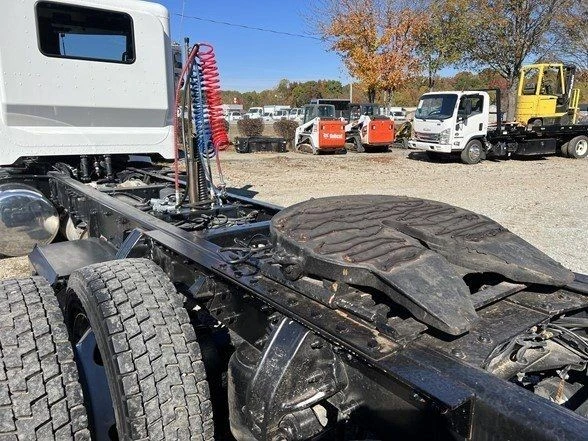 2012 Peterbilt 579 - Image 15 of 21
