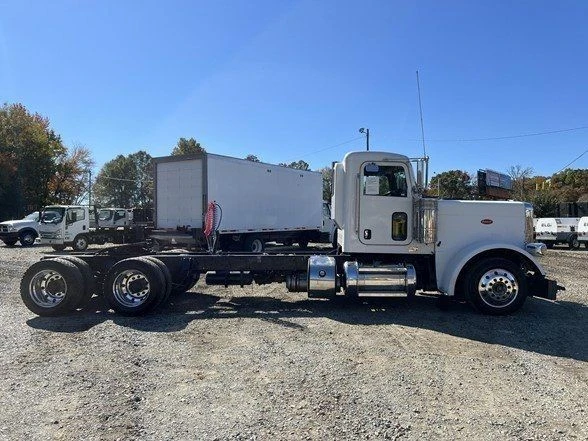2012 Peterbilt - Image 5 of 12