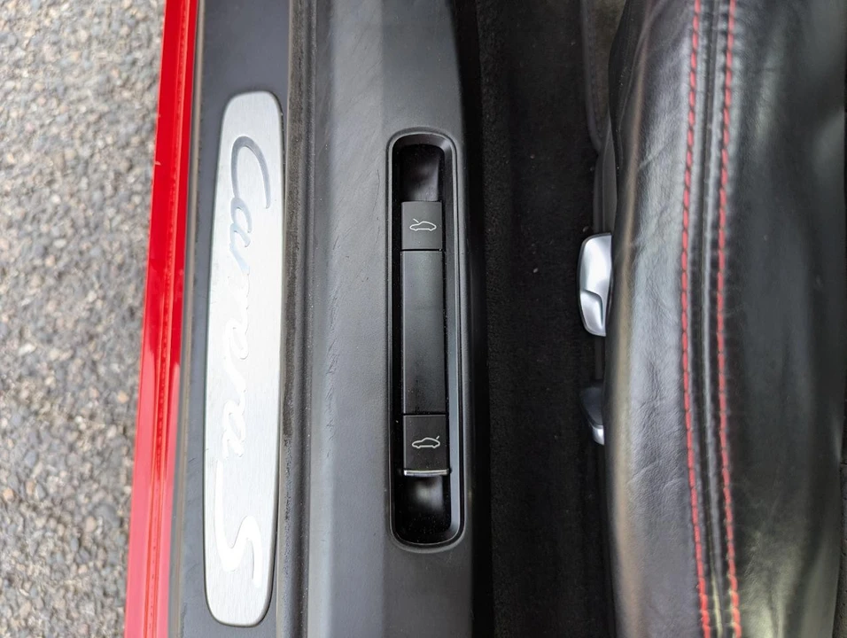 2012 Porsche - Image 14 of 31