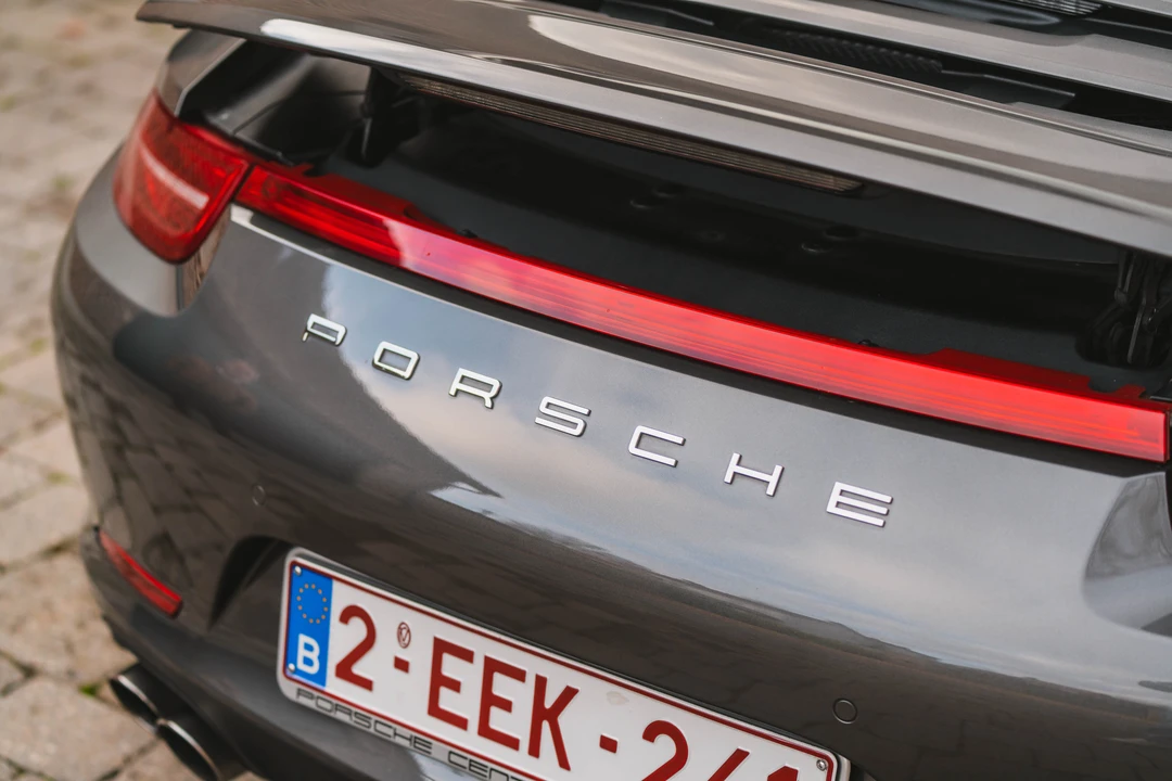 2012 Porsche 991 Carrera 4S - Image 25 of 31