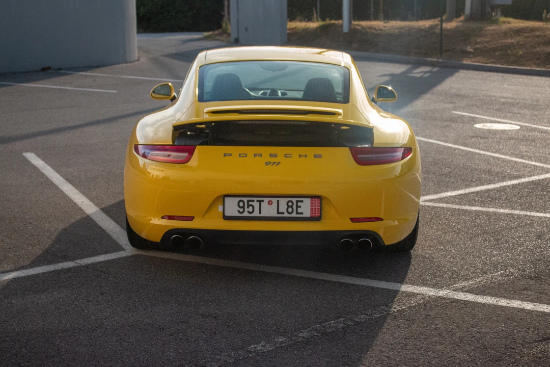 2012 Porsche 991 Carrera - Image 6 of 31