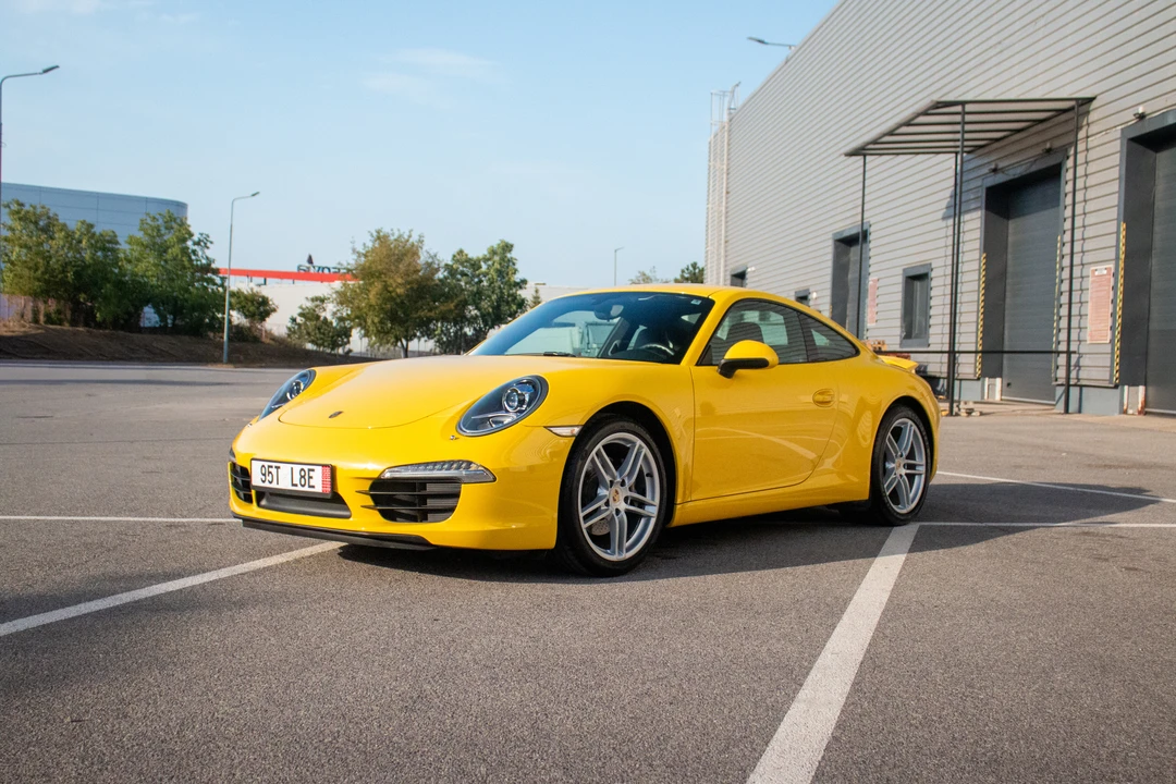 2012 Porsche 991 Carrera - Image 11 of 31