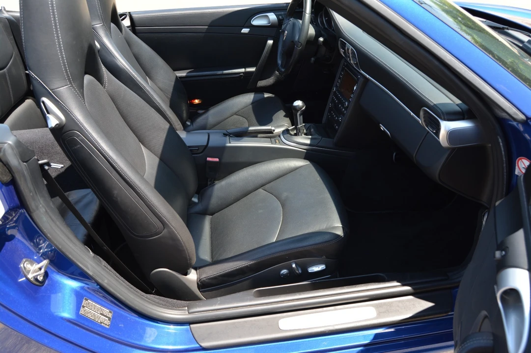 2012 Porsche - Image 23 of 31