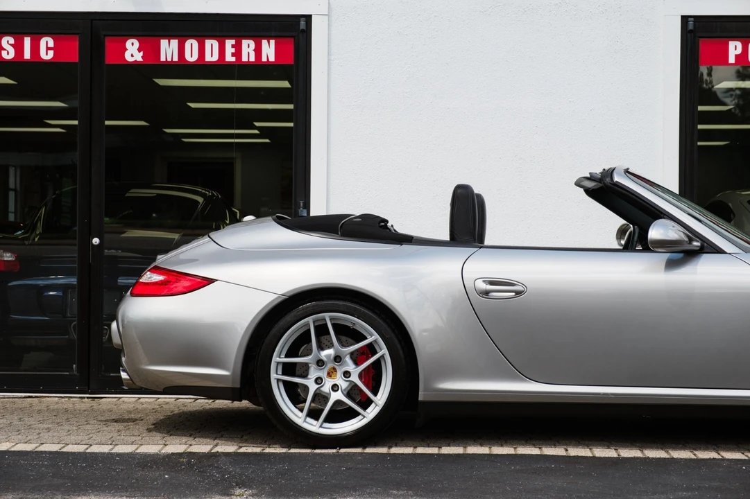 2012 Porsche 911 - Image 13 of 31