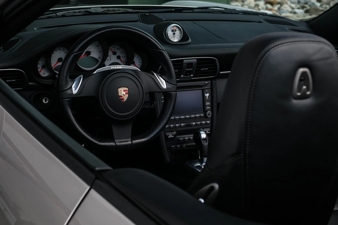 2012 Porsche 911 - Image 20 of 31