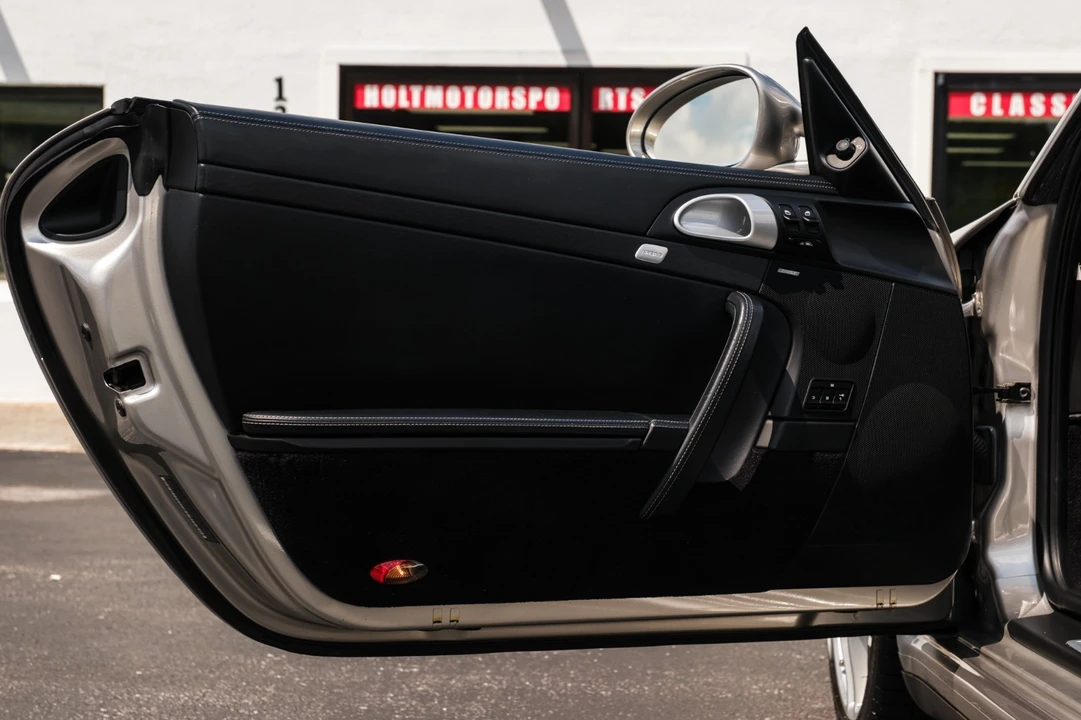 2012 Porsche 911 - Image 21 of 31