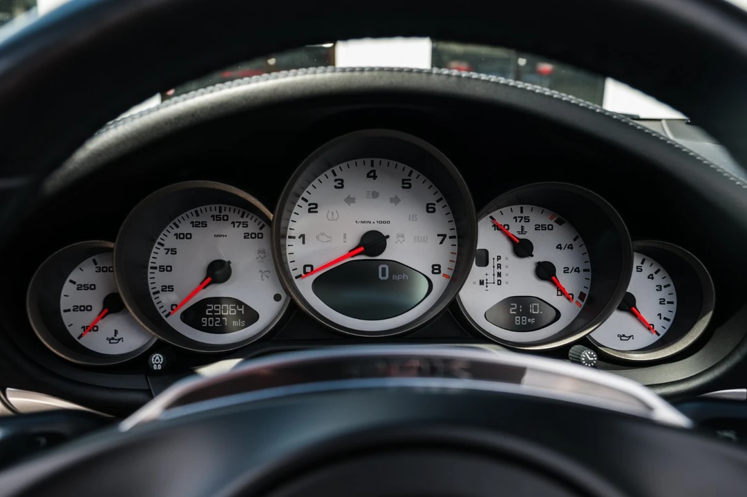 2012 Porsche 911 - Image 26 of 31