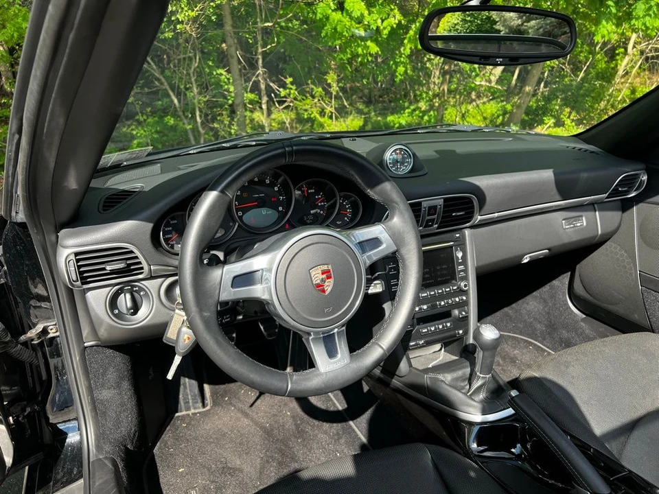 2012 Porsche 997 Carrera - Image 12 of 17
